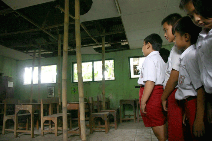 gedung sekolah rusak
