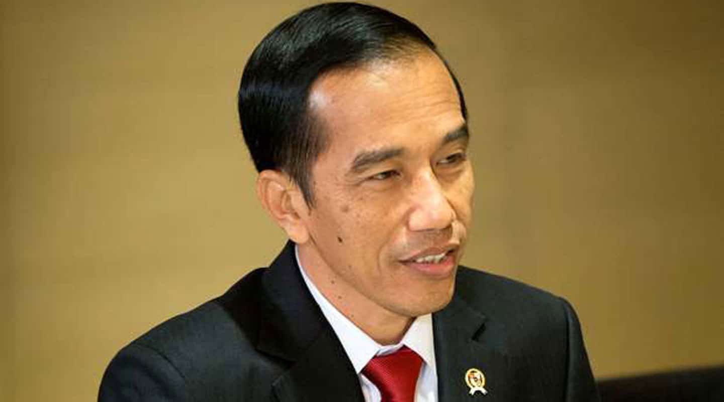 Presiden Jokowi Ditantang Mengganti Menteri
