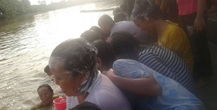 Keramas Massal di Sungai Cisadane