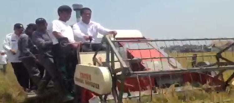 mesin panen multi-komoditas