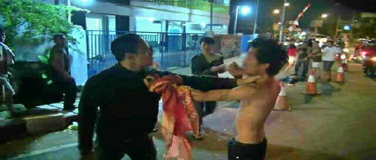 Mencuri Handphone di hajar massa