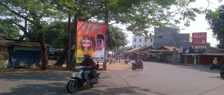 Spanduk Dewan Lolos Ditertibkan