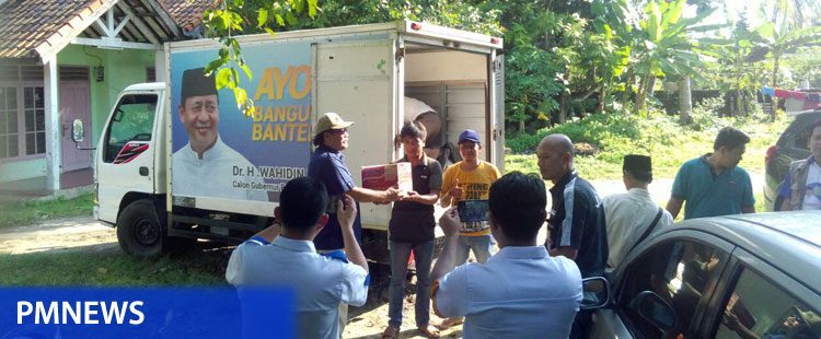 Tim WH Center Bantu Korban Banjir Serang dan Pandeglang