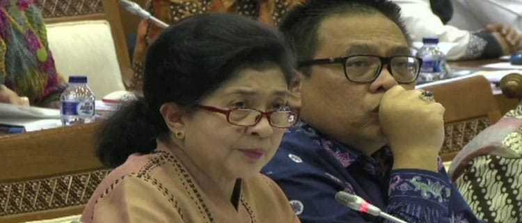 Menteri Kesehatan Nila F Moeloek