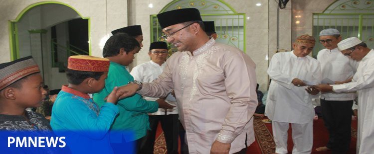 Warga Pengayoman santunan