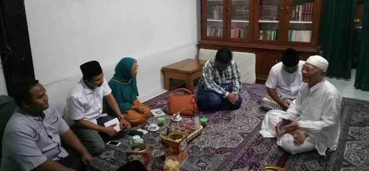 Di temani Ibu Pandu Wijaya Temui Gus Mus