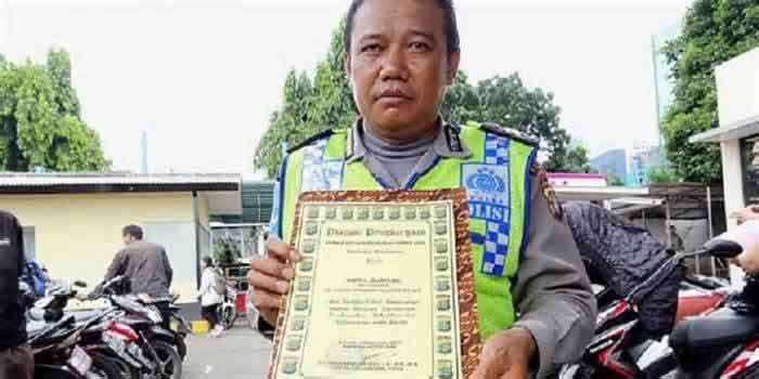 aiptu sutisna dapat hadiah haji gratis