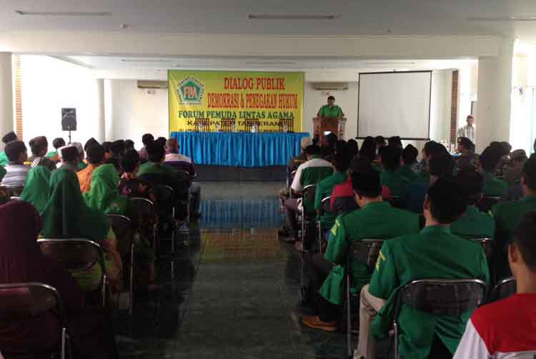 acara diskusi publik bertajuk Demokrasi dan Penegakan Hukum