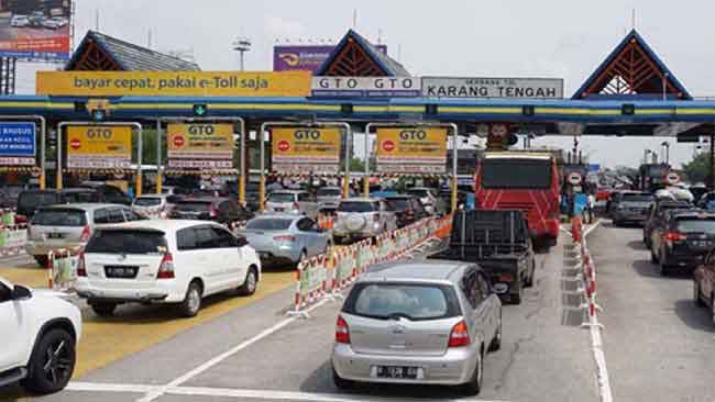 Kata Menhub Soal Masalah di Gerbang Tol Karang Tengah