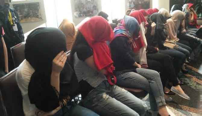 ditjen imigrasi amankan 32 perempuan wna