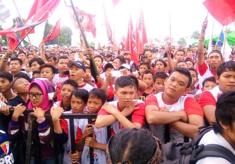 kampanye akbar rano embay libatkan anak anak