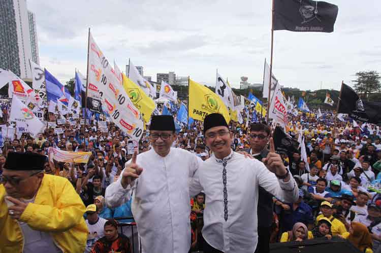 kampanye akbar wh andika diguyur hujan