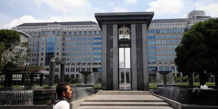 pecahan uang rupiah baru gambar palu arit