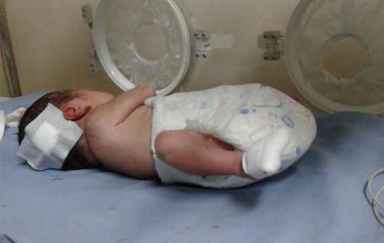 bayi baru lahir dibuang ibunya