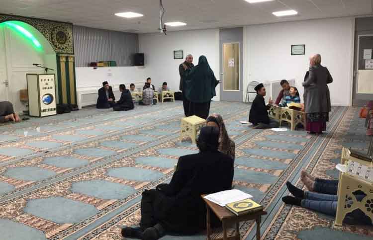 Masjid Komunitas Muslim Indonesia di Amsterdam