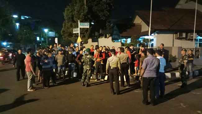 aksi damai 1000 lilin Ahok Tangerang