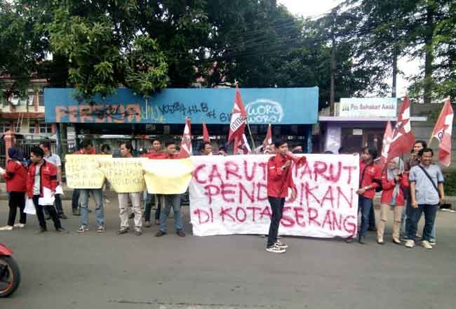 Demo perbaikan kualitas pendidikan Kota Serang