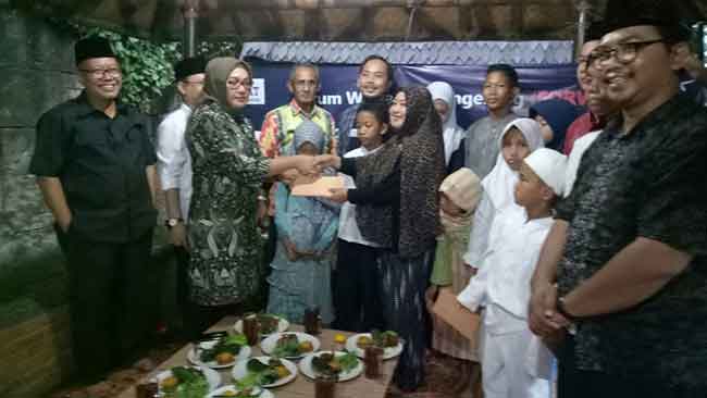bukber dan santunan forwat
