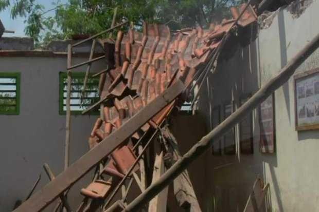 Fasilitas Belajar Rusak