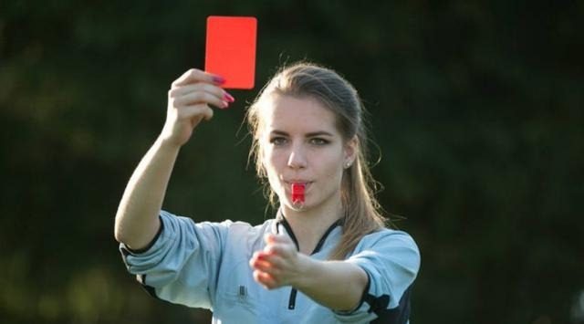 Wasit Cantik asal Polandia, Viral Jadi Buah Bibir Laki-laki