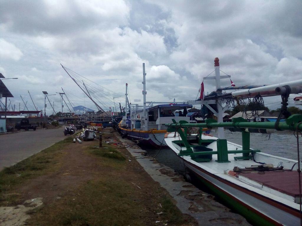 nelayan di karangantu