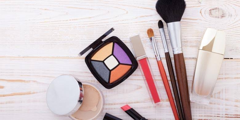 alat kecantikan di tas