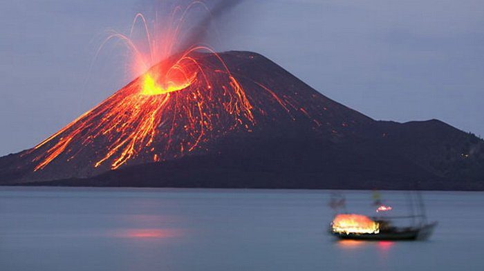 gunung anak krakatau erupsi