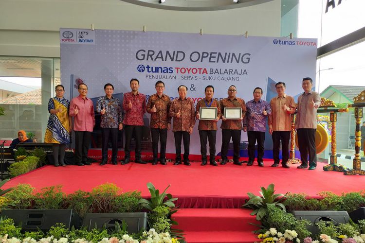 peresmian outlet baru Toyota