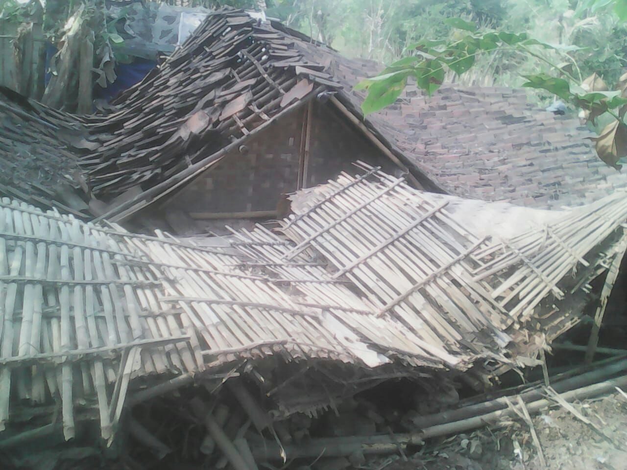 rumah gubuk warga