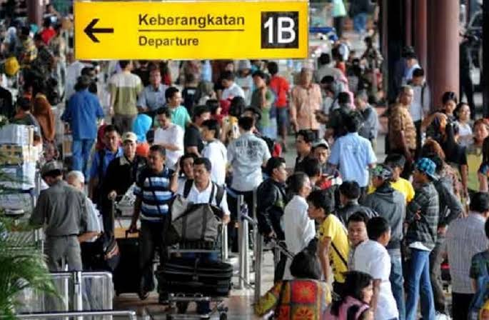 pengguna jasa bandara