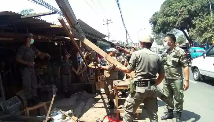 lapak pedagang kaki lima