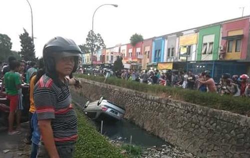 mobil eks Pemain Persita Tangerang