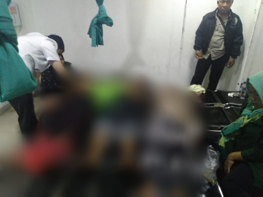 kecelakaan mobil pickup santri