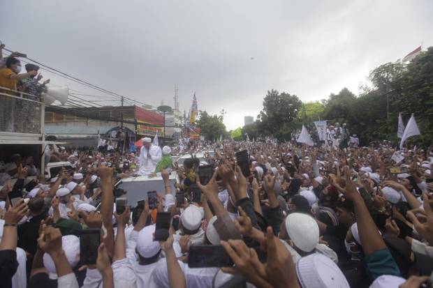 Bak Pengantin Betawi Lantunan Salawat Dan Bunyi Petasan Sambut Kedatangan Habib Rizieq Di Petamburan Quw