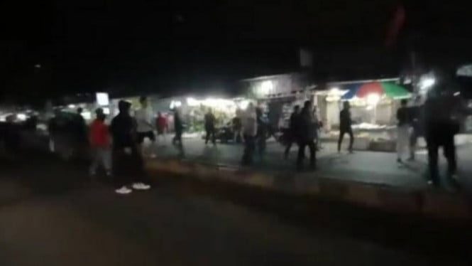 6198735359637 suasana pasar lembang ketika pp dan fbr bentrok tvonenews 665 374