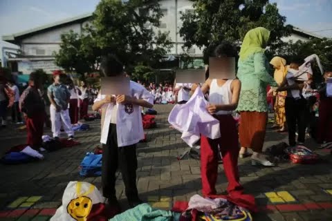 disdik tangerang tegur keras panitia mpls lomba ganti baju di sd uwung jaya pyi
